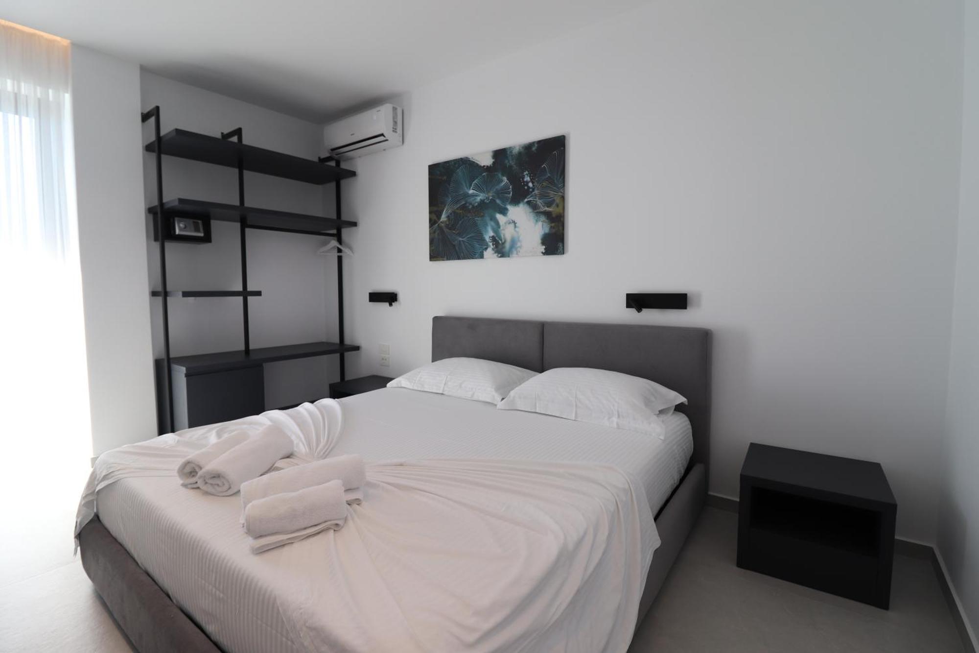 Adele Hotel Ксамил Екстериор снимка
