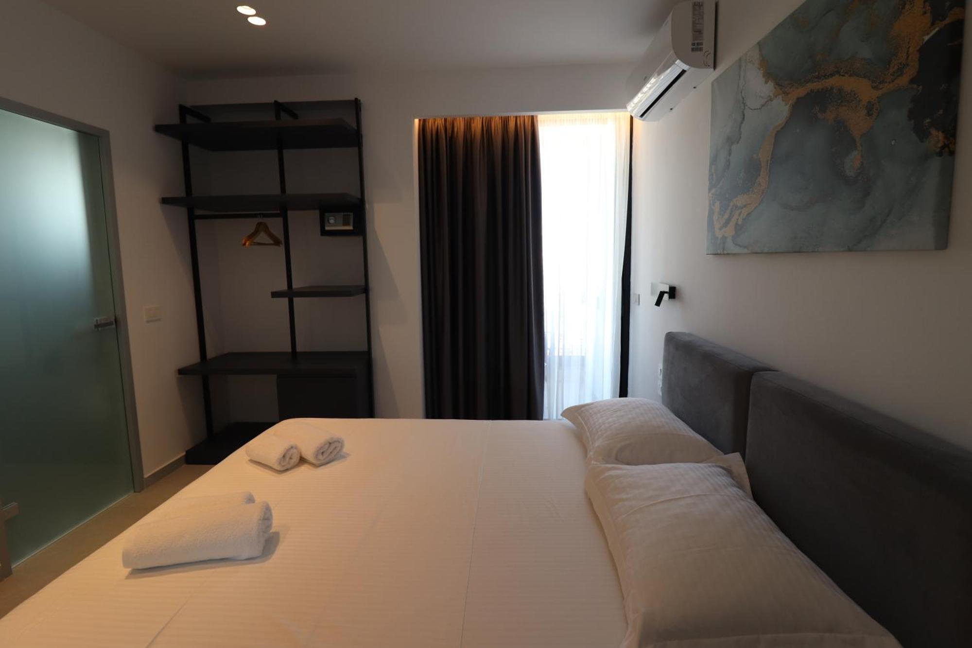Adele Hotel Ксамил Екстериор снимка
