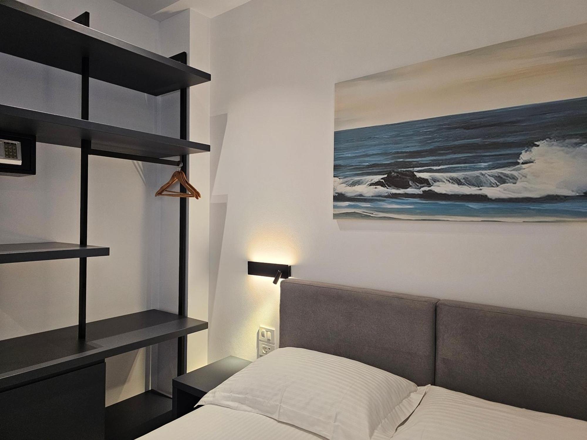 Adele Hotel Ксамил Екстериор снимка