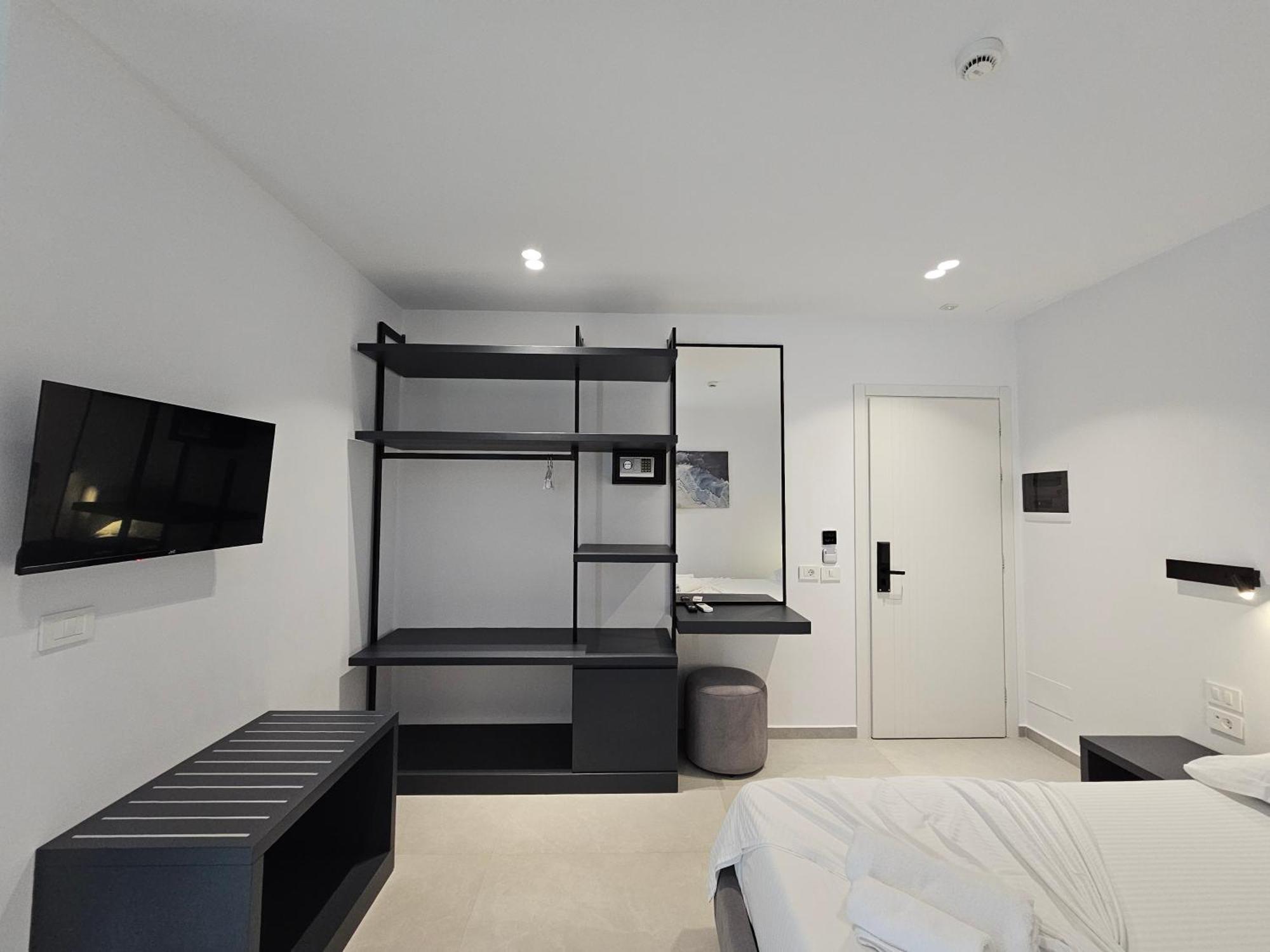 Adele Hotel Ксамил Екстериор снимка