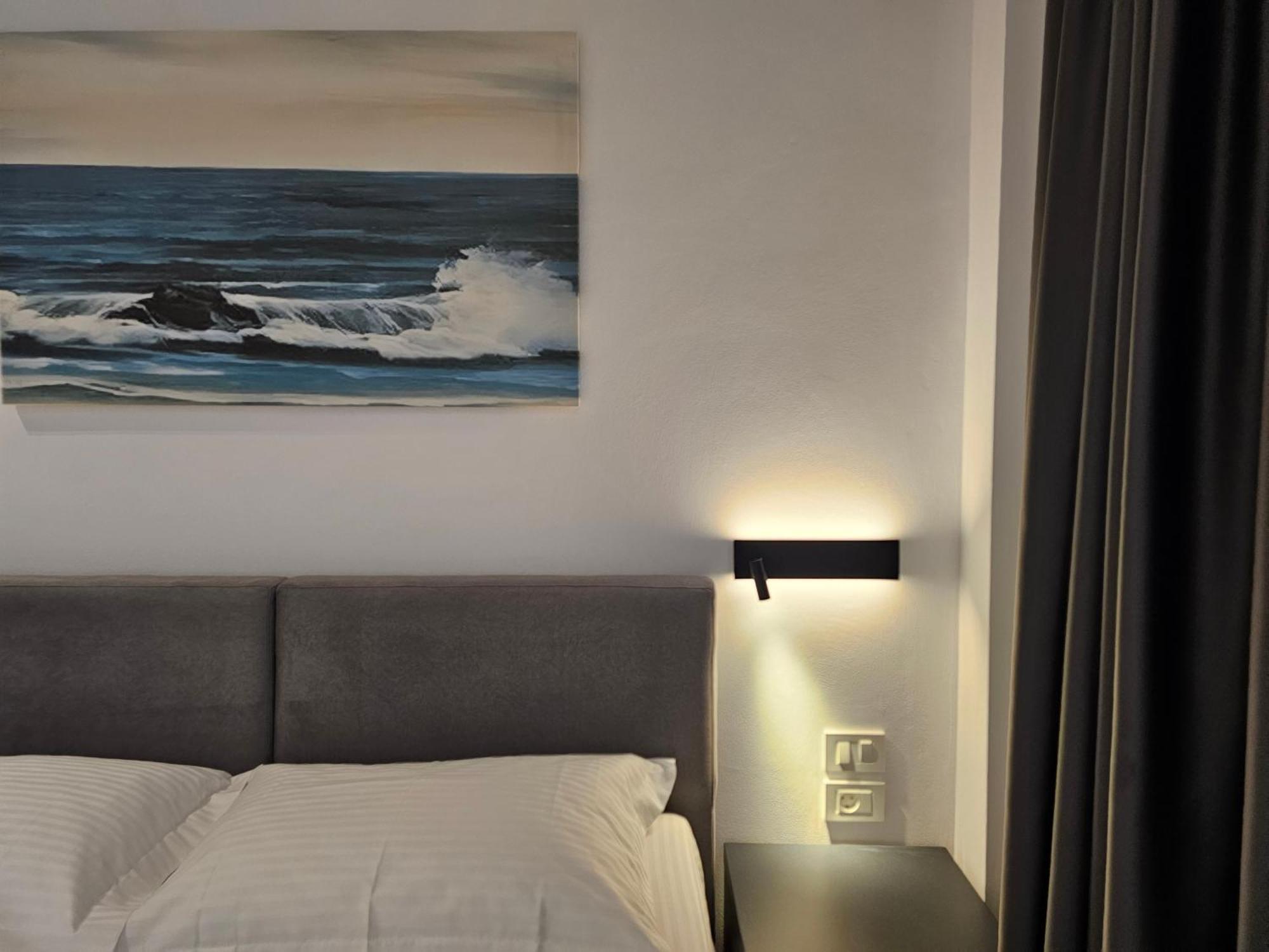 Adele Hotel Ксамил Екстериор снимка