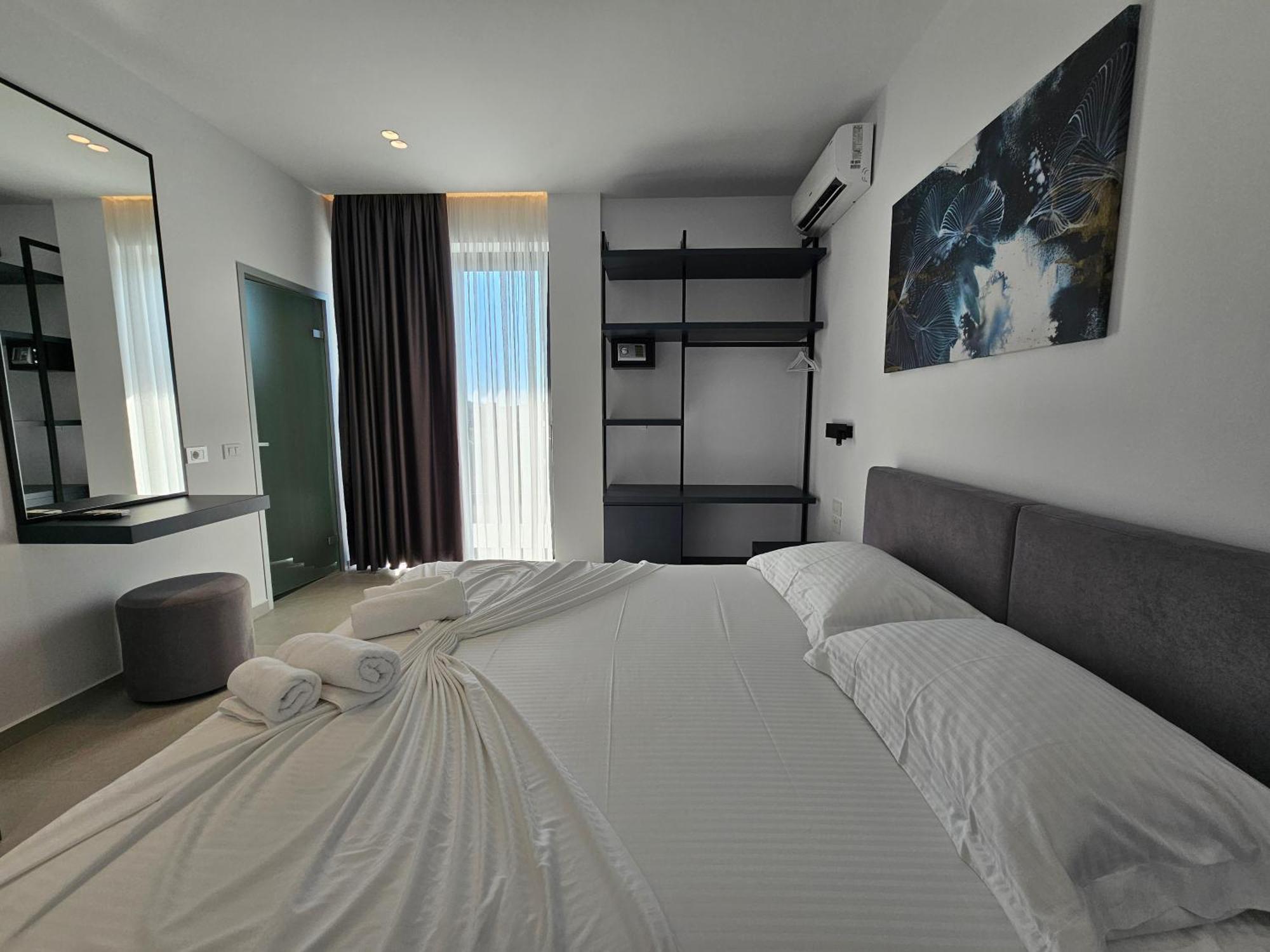 Adele Hotel Ксамил Екстериор снимка