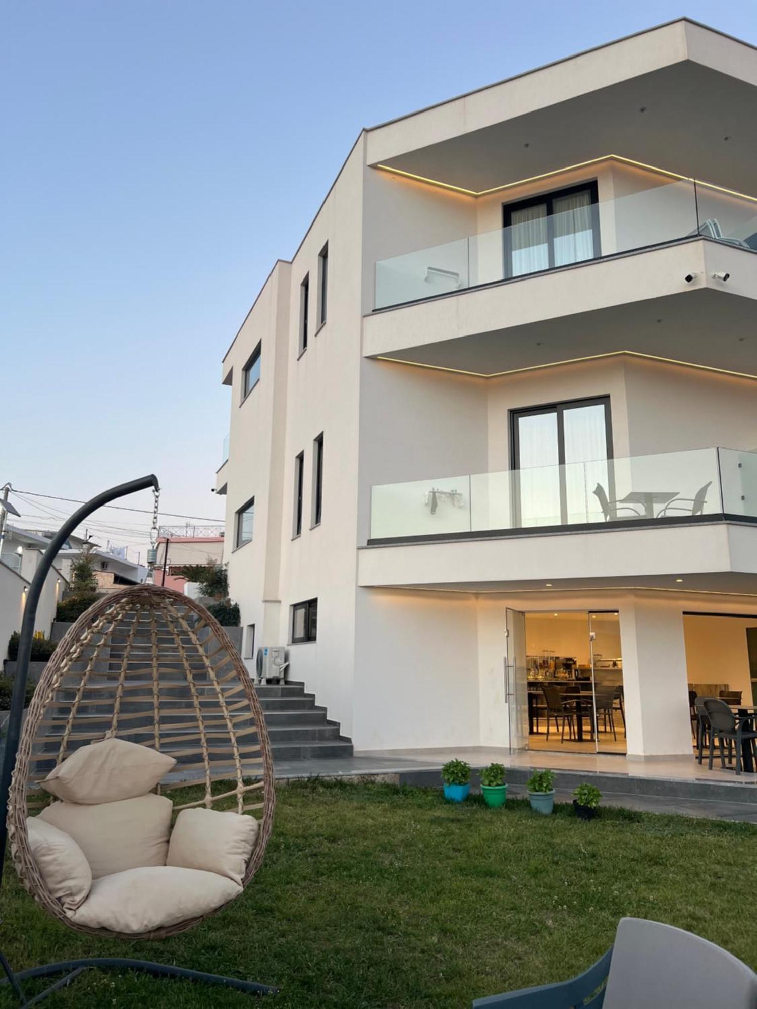Adele Hotel Ксамил Екстериор снимка