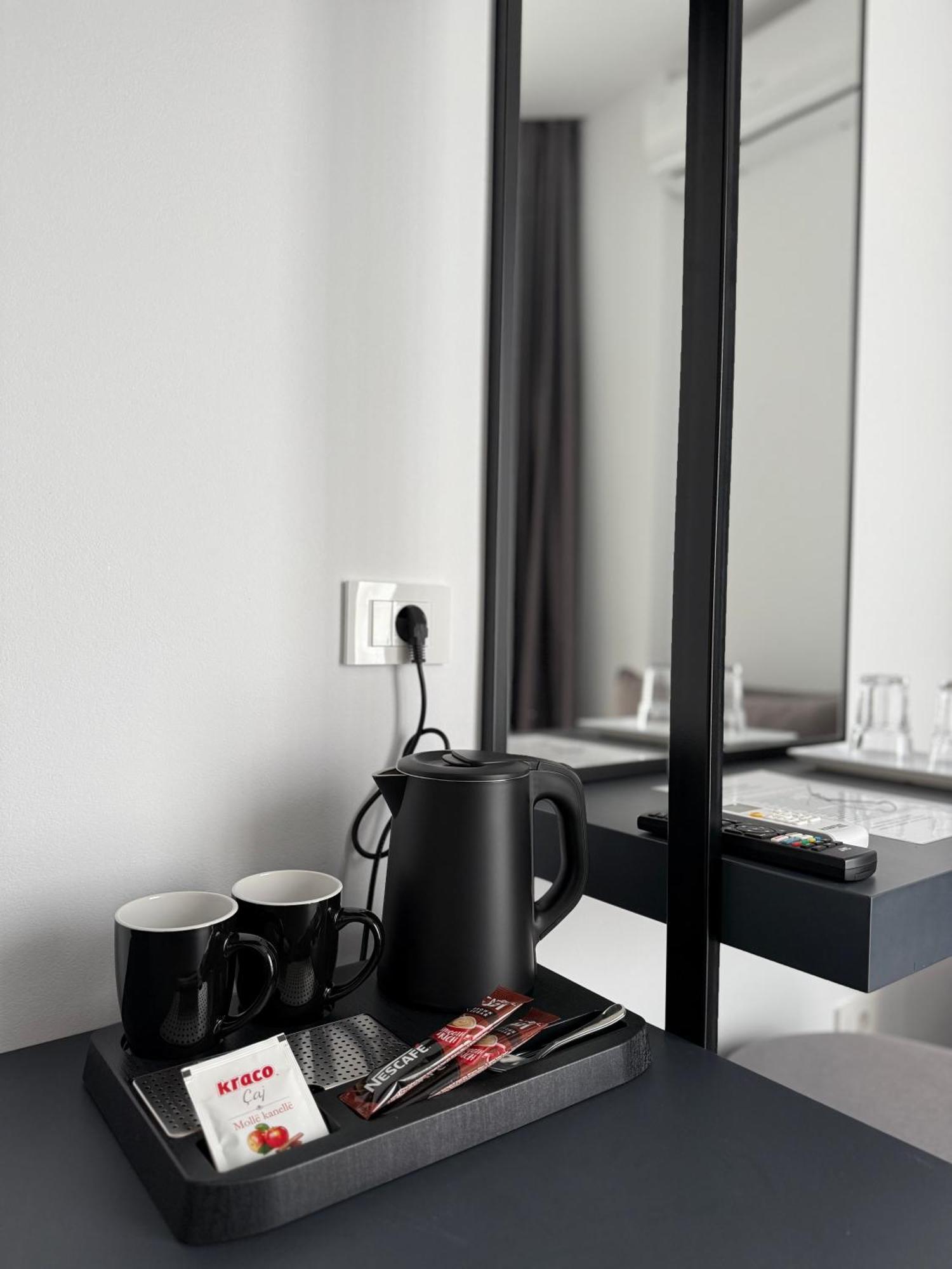 Adele Hotel Ксамил Екстериор снимка